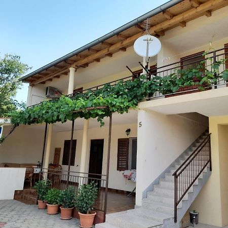 Apartmani Sekana สตารีกราด-ปาเคลนีซา ภายนอก รูปภาพ